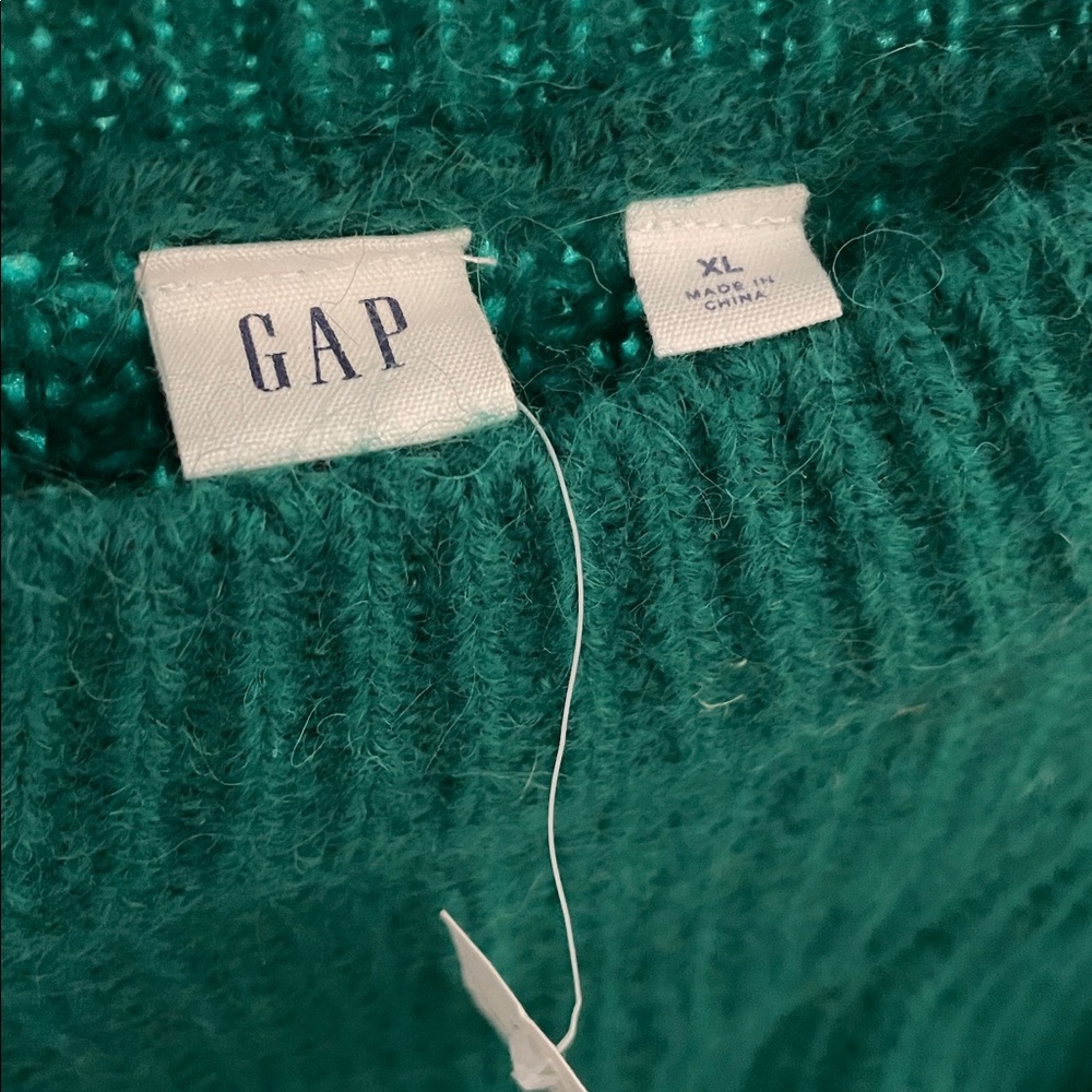 GAP Brushed Wool-Blend Pointelle Crewneck Sweater - Picture 4 of 6